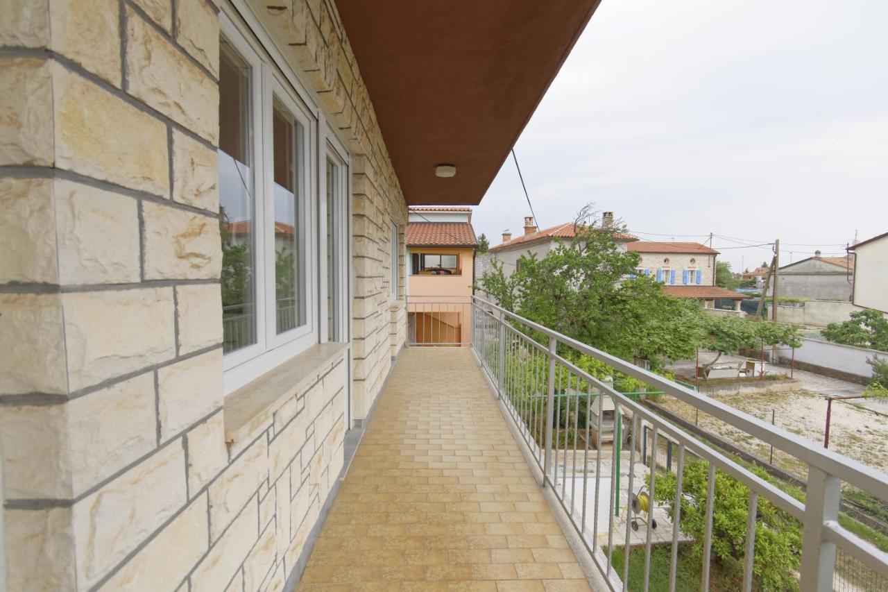 Apartment Patrik By Rent Istria Умаг Екстер'єр фото