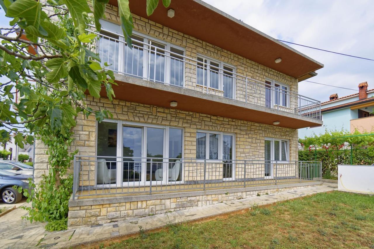 Apartment Patrik By Rent Istria Умаг Екстер'єр фото